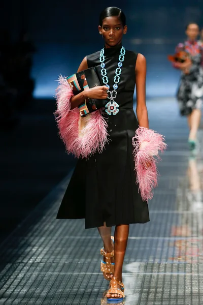 Look 37